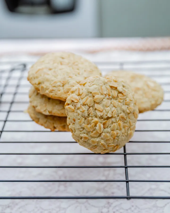 Golden Oat Crunch Cookies