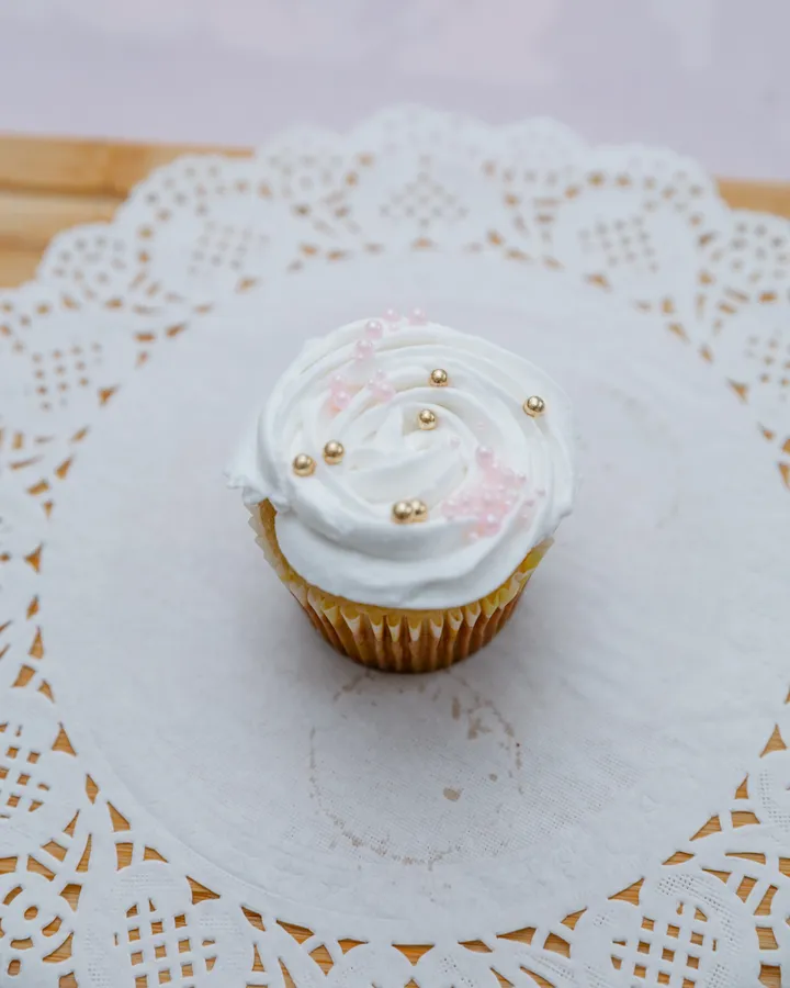 Vanilla cupcakes - photo 3 of 3